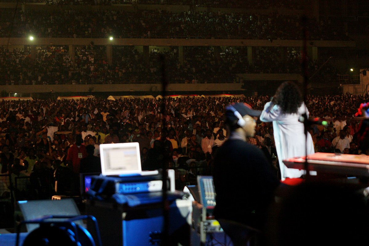 TheExperienceLG's tweet photo. When God’s people unite in worship and glorify the Lord, the enemy trembles.
Let’s throw it back to unforgettable worship moments at #TE1 through #TE18, as we prepare for #TE19!
🗓 Friday, 6th December 2024
📍 TBS, Onikan, Lagos
⏰ 7pm
Do not miss it! https://t.co/DoUIyyapcA