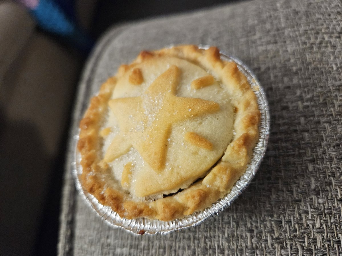 PAGill85's tweet photo. First een this year, yummy. https://t.co/1y6vxBhMpN