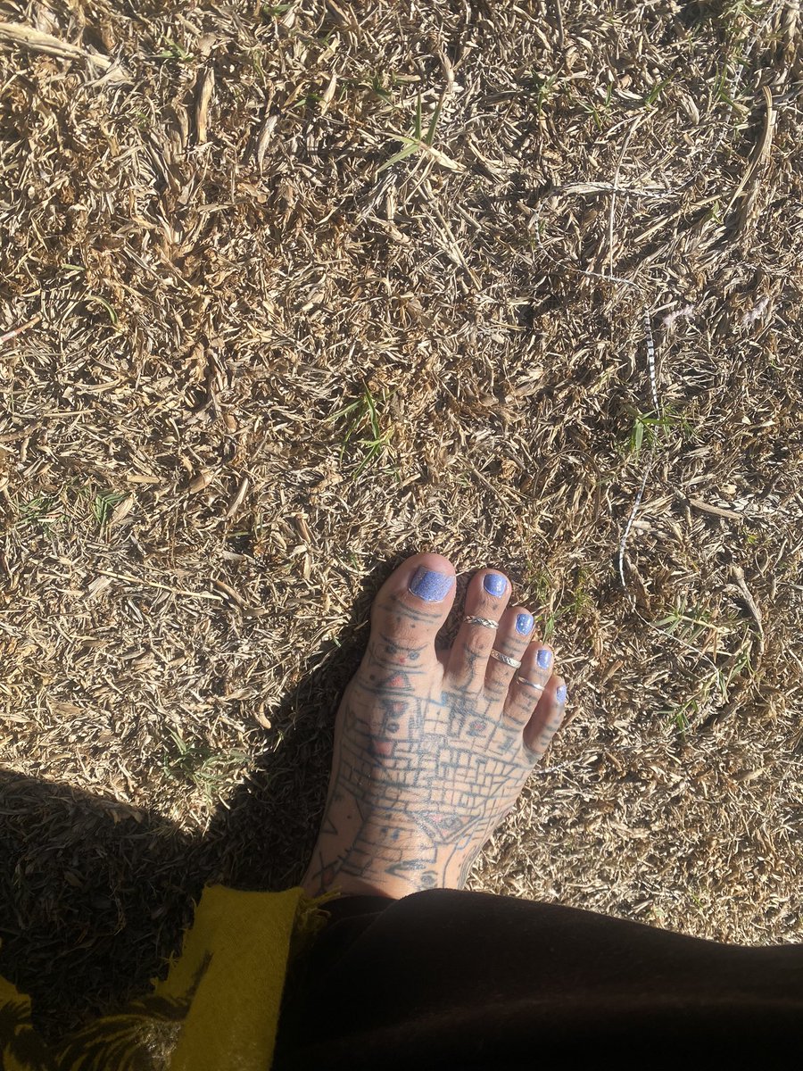 PrettyFeet_300's tweet photo. New pedicure #feetworshi̇p #feet #feethealth #barefoot https://t.co/KSVxhShCRx