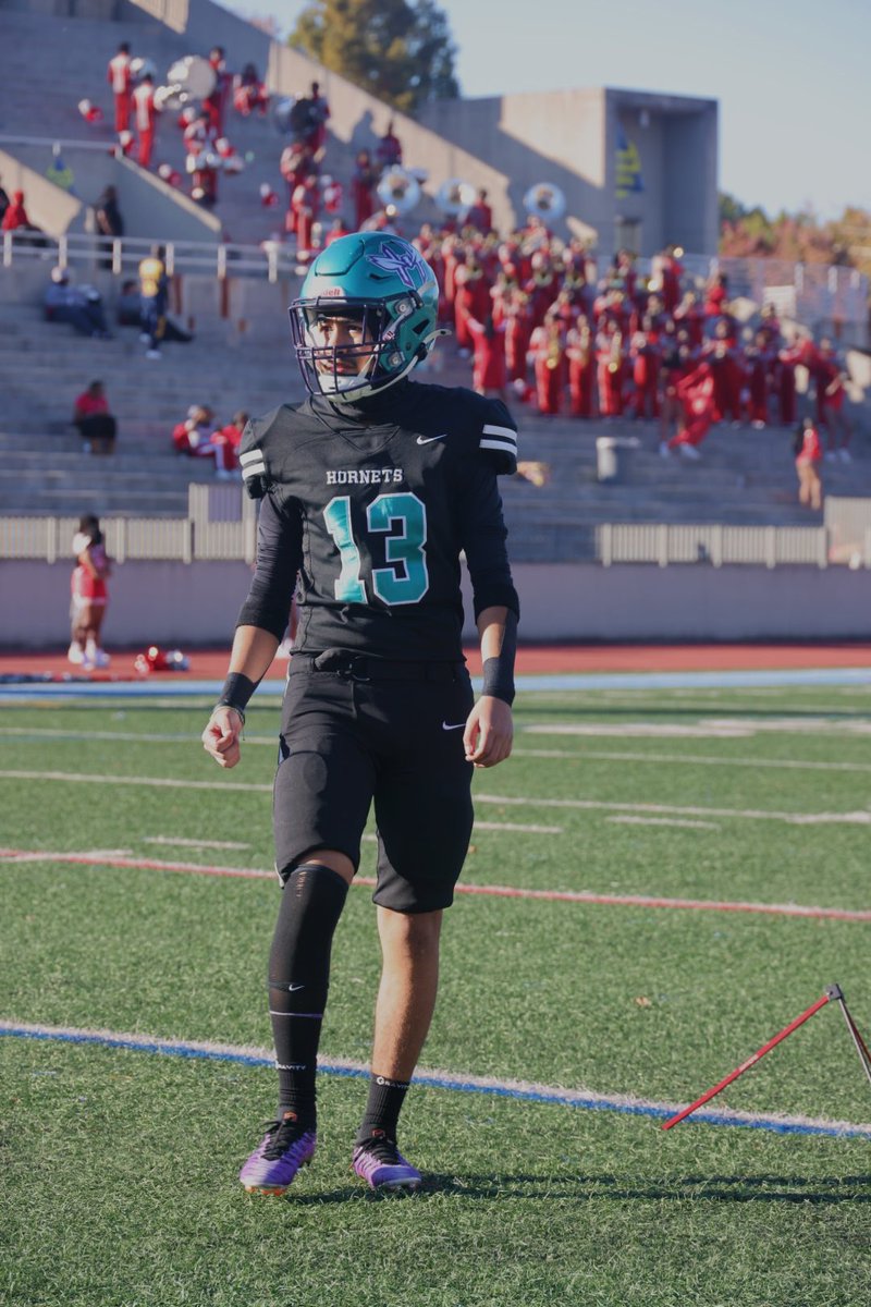 EricPar13's tweet image. Glad I got to play varsity for my first year and all I got to say is ill be back better next year. Thank you @CoachFrank_21 @SAtl_athletics @SatlFootball .
@RecruitGeorgia @KohlsKicking @KohlsHighlights