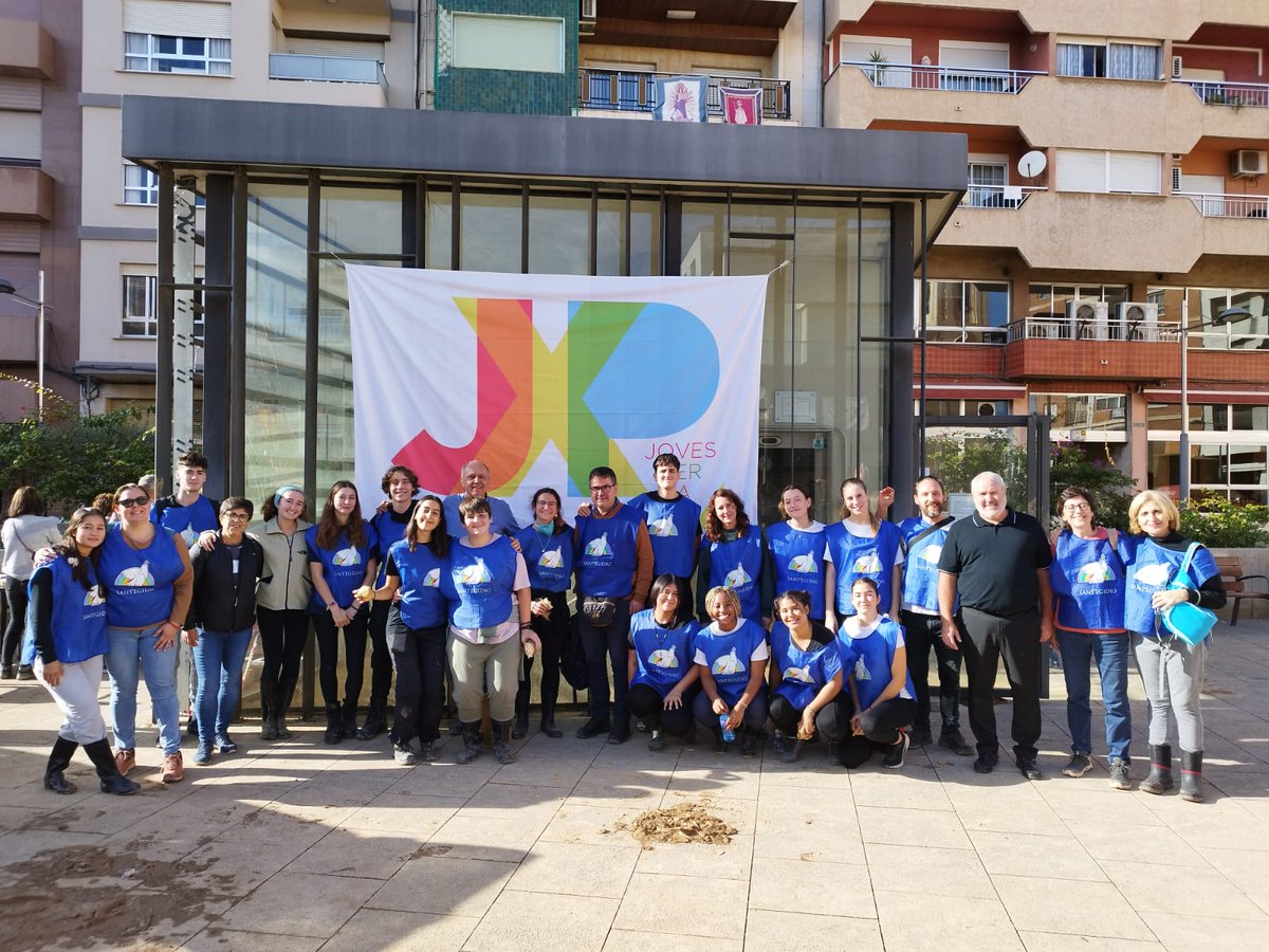 ComunidadSant'Egidio (@santegidio_es) on Twitter photo Los niños de Sedaví (Valencia) vuelven a jugar en la plaza con los <a href="/jovenesxla_paz/">JóvenesxlaPaz</a> de <a href="/santegidionews/">Comunità di Sant'Egidio</a> de España. Los niños de Sedaví (Valencia) vuelven a jugar en la plaza con los <a href="/jovenesxla_paz/">JóvenesxlaPaz</a> de <a href="/santegidionews/">Comunità di Sant'Egidio</a> de España.