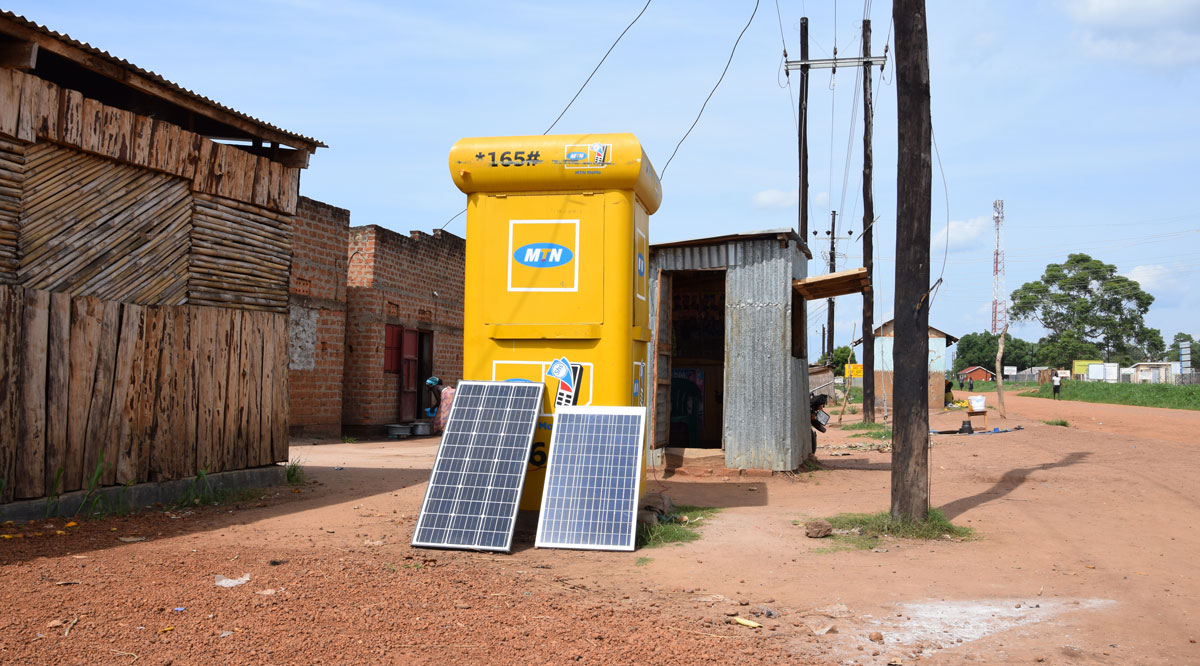 Kirsten Nielsen uncovers the emergence of new anxieties in northern Uganda, and highlights the symbolic value of electrical power infrastructure even when it fails.
roadsides.net/nielsen-012/