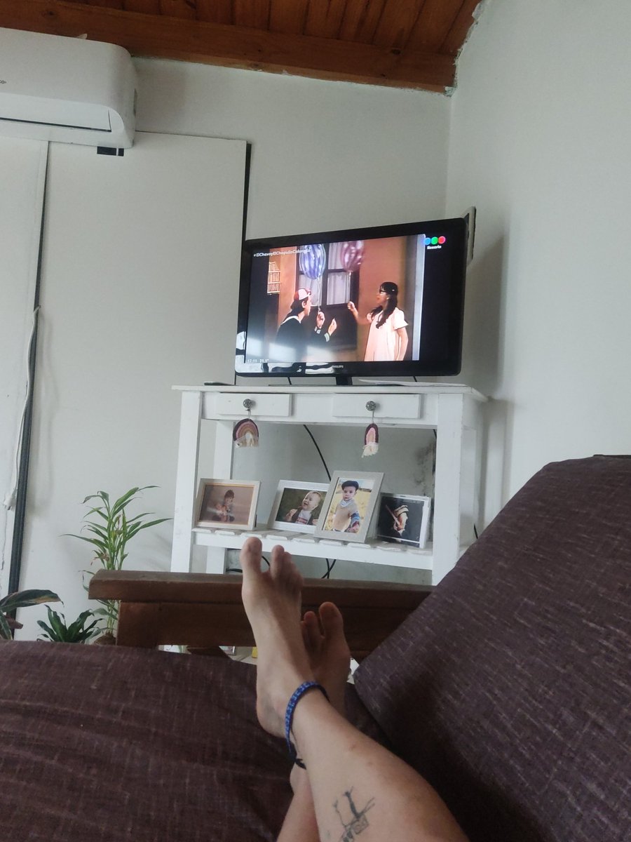 Un domingo así y mirando #ElChavoyElChapulinColorado gracias <a href="/telefe/">telefe</a>