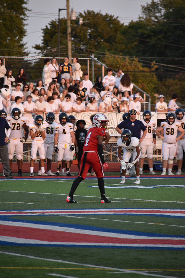 Season highlight tape 
23 catches 
405 yards 
10 touchdowns
hudl.com/v/2QYbTD
