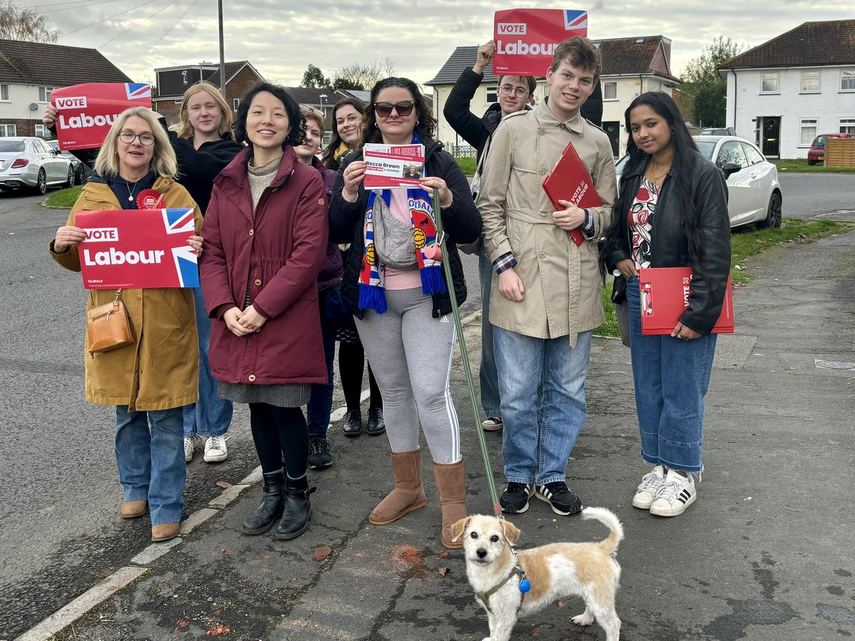 Yuan Yang (@yuanfenyang) on Twitter photo Thank you to <a href="/OxUniLabour/">Oxford Labour Club</a> for joining <a href="/EandWLabour/">Earley and Woodley Labour</a> on the doorsteps in Shinfield today! Property management charges were once again a top issue for residents - plus street lighting.
VIP of the day was of course <a href="/EllieEmberson/">Ellie Emberson</a>’s Treacle 🐕 Thank you to <a href="/OxUniLabour/">Oxford Labour Club</a> for joining <a href="/EandWLabour/">Earley and Woodley Labour</a> on the doorsteps in Shinfield today! Property management charges were once again a top issue for residents - plus street lighting.
VIP of the day was of course <a href="/EllieEmberson/">Ellie Emberson</a>’s Treacle 🐕
