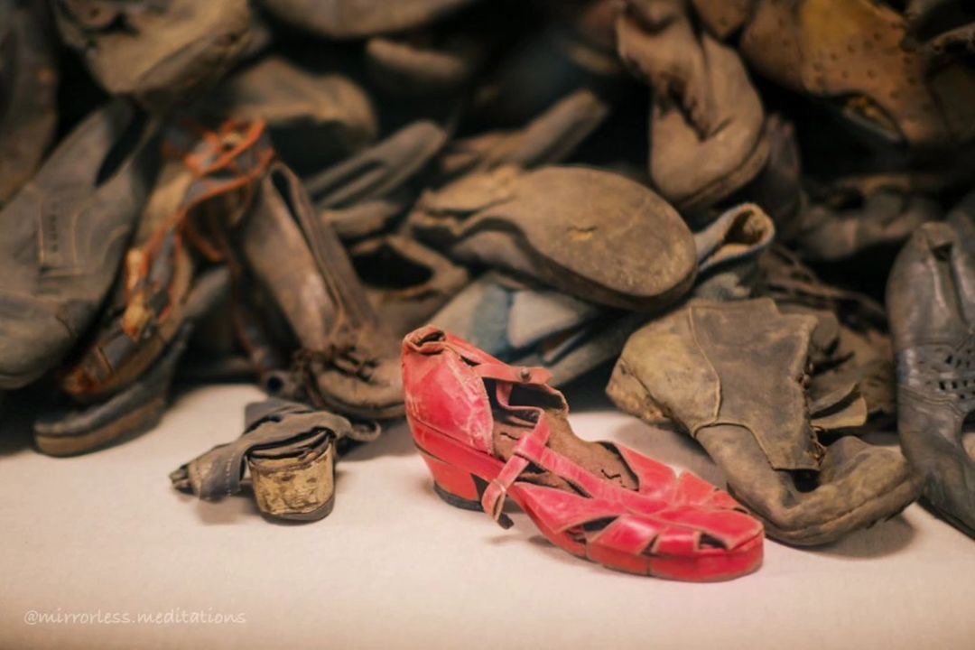 Every object represents one life and one name. This is why we must preserve all authentic items, even the smallest ones. They also tell the story of Auschwitz.
Auschwitz I. Block 5. Main exhibition.

Follow us on Instagram: instagram.com/auschwitzmemor…

(Photo: