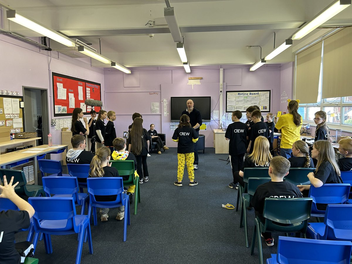 On Friday Year 6 had an amazing afternoon  working with Martin a Senior Producer of <a href="/thismorning/">This Morning</a>. A huge thank you to Martin for making this possible, inspiring our children and organising for the children to interview <a href="/radioleary/">Dermot O'Leary</a> &amp; <a href="/AlisonHammond/">Alison Hammond</a>. 🎥 🎬