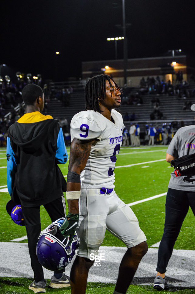 Senior season‼️‼️
Regular SzN stats/ Highlights

⭐️58 solo tackles
⭐️100+ total tackles 
⭐️14 TFL
⭐️4.5 sacks 
⭐️5 caused fumbles 
⭐️8.0 T/G
⭐️5 pass deflections 
🔗 hudl.com/v/2QrTxS