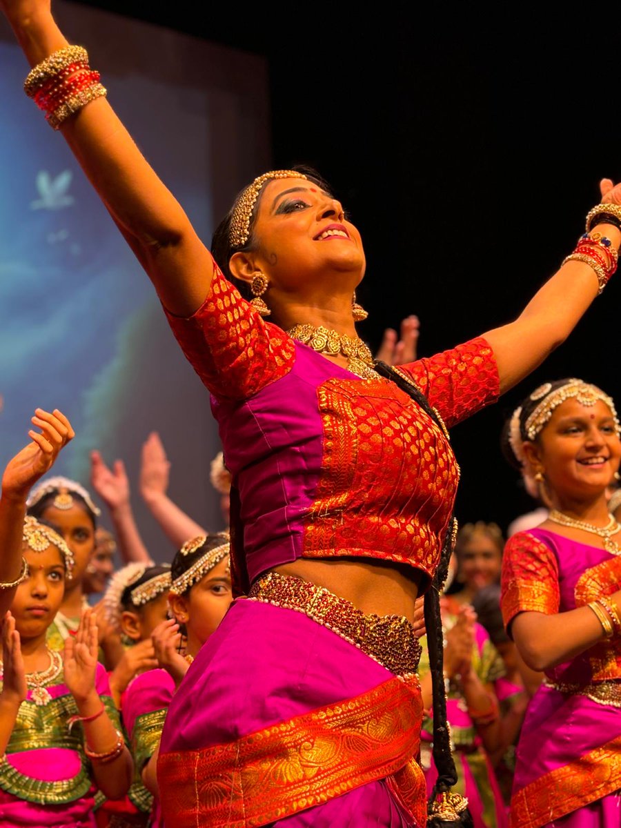 Linda A Wade🔶 (@lindaawade) on Twitter photo Congratulations #ArunimaKumar Great evening at the RANG International Kuchipudi Festival 2024 at <a href="/BhavanLondon/">The Bhavan</a> with the amazing #ArunimaKumarDanceCompany - the performances were fabulous especially some of the younger dancers <a href="/RBKCculture/">RBKC Culture</a> Congratulations #ArunimaKumar Great evening at the RANG International Kuchipudi Festival 2024 at <a href="/BhavanLondon/">The Bhavan</a> with the amazing #ArunimaKumarDanceCompany - the performances were fabulous especially some of the younger dancers <a href="/RBKCculture/">RBKC Culture</a>