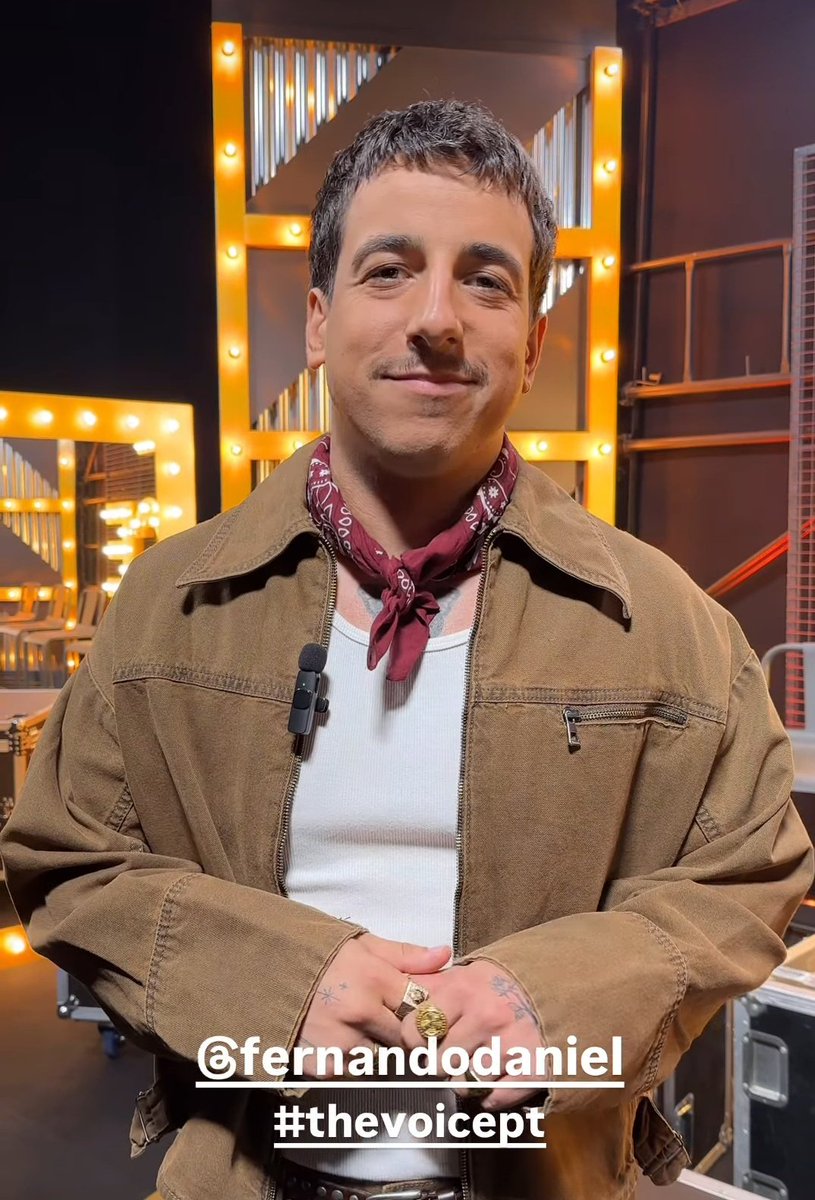 CamileMagalhaes's tweet photo. Gostei do look de hoje @oFernandoDaniel ! 😁
#EquipaFernando 🏆🎼
#TheVoicePT @thevoicept https://t.co/PWYGQi5liT