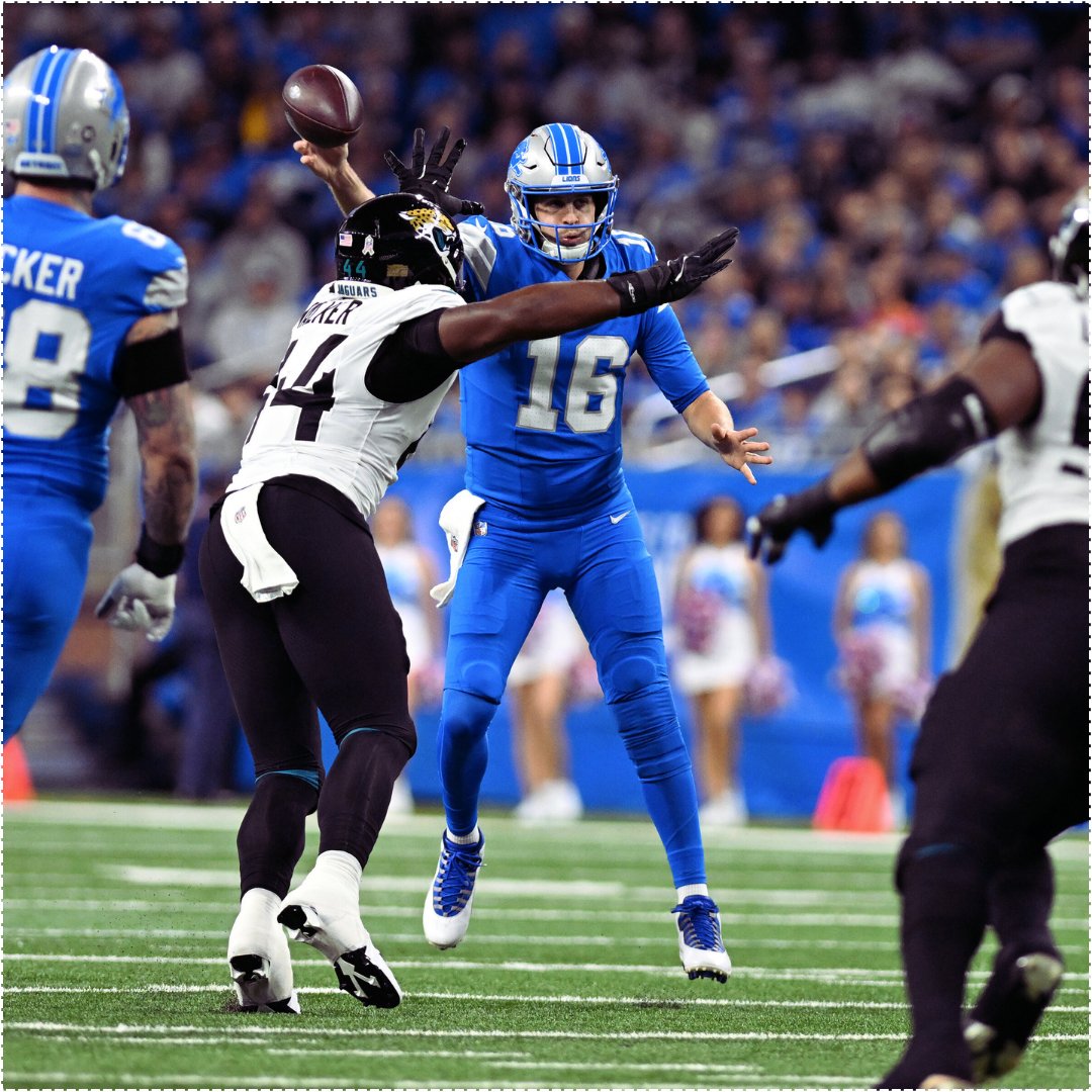 MySportsUpdate's tweet photo. Jared Goff today vs. the #Jaguars: 

• 24/29
• 412 passing yards
• 4 TDs
• 0 INTs
• Perfect 158.3 rating https://t.co/UTGiEGaS8Z