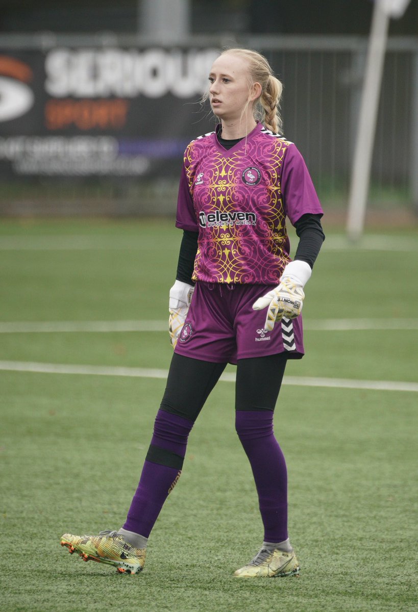 +3 points, a clean sheet and 4 goals😍
Happy Sunday everyone ☺️
<a href="/GkMonte/">MONTÉ GOALKEEPING</a> <a href="/john_lavender/">john lavender</a>