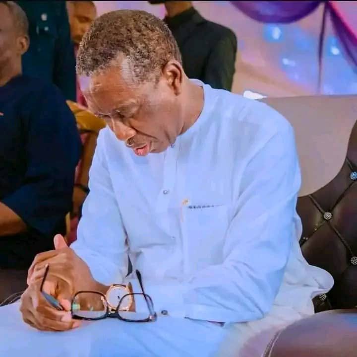 🍃INVESTIGATION TIME

Ex-Gov Okowa said, he gave Atiku Abubakar campaign team N100billion and bought the Vice Presidential ticket for N8billion. Also, he gave the party's screening committee N3billion to clear current Governor Sheriff of Delta State &amp; himself. He said that he was