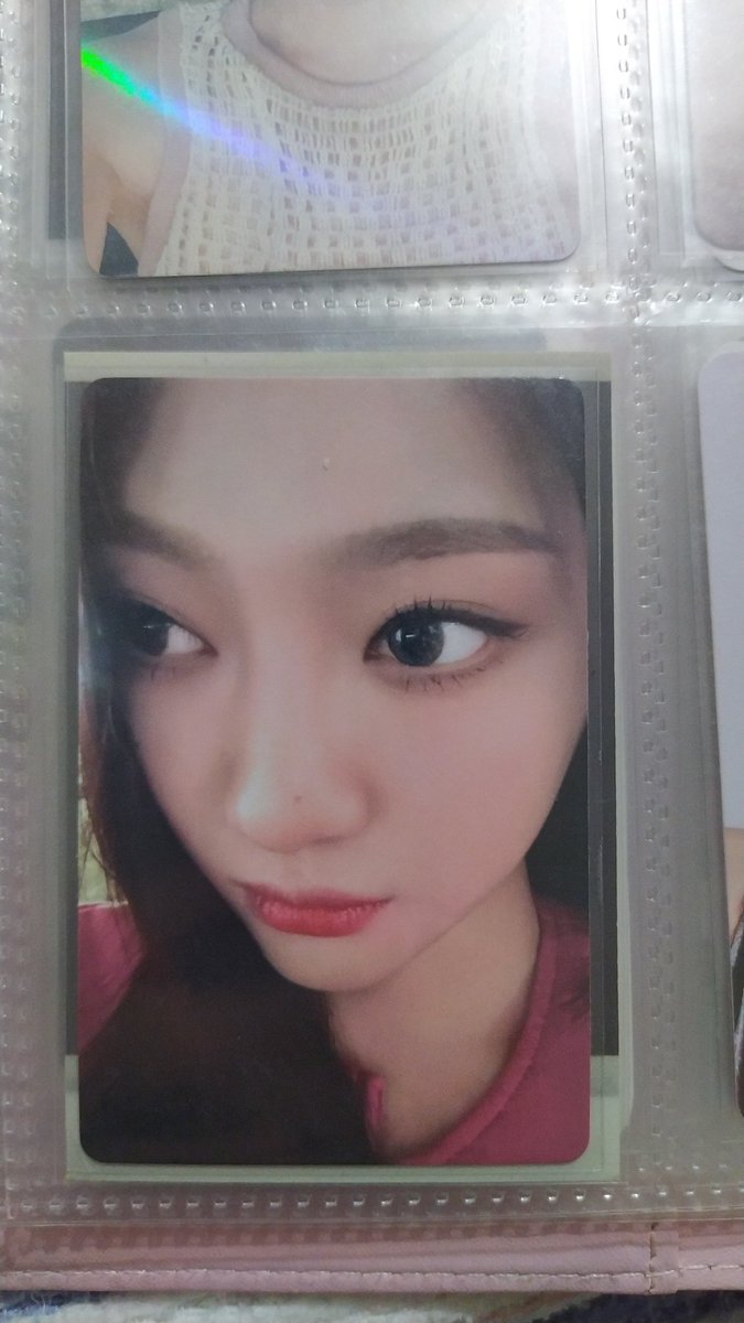 aforrina_'s tweet photo. @kaeniswq ya renkleri daha bi koyu gibi bunlardan ayrı bi gigi ve bi tanede winter var onlar cok değişik değil ama bunlar biraz farklı ozellikle winterinki baya değişik. sanki kontrastlari fazla gibi anlam veremedim https://t.co/VVyzWu77mh