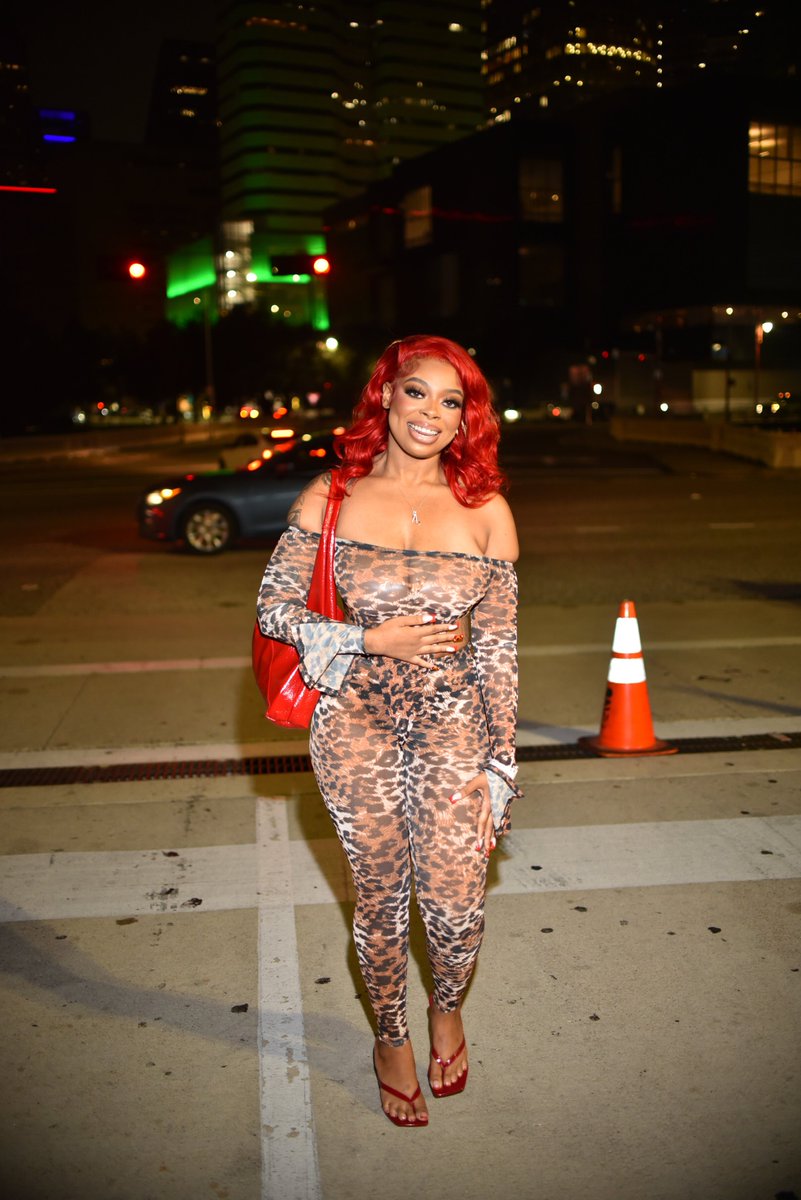 MONEY LONG 💰
CHEETAH THONG 🐆
THICK AS HELL 🫨
GEORGIA DOME 🏟️ https://t.co/EUmpoe0Gat