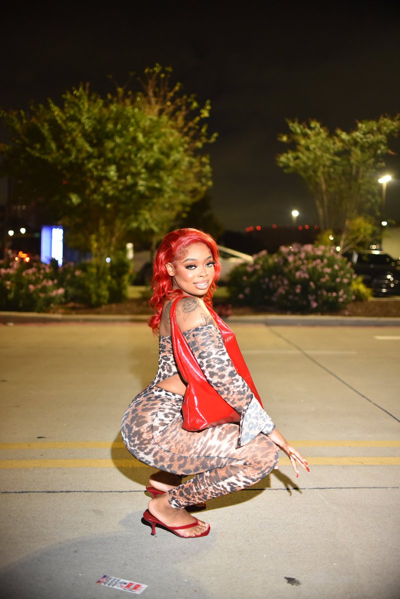 MONEY LONG 💰
CHEETAH THONG 🐆
THICK AS HELL 🫨
GEORGIA DOME 🏟️ https://t.co/EUmpoe0Gat