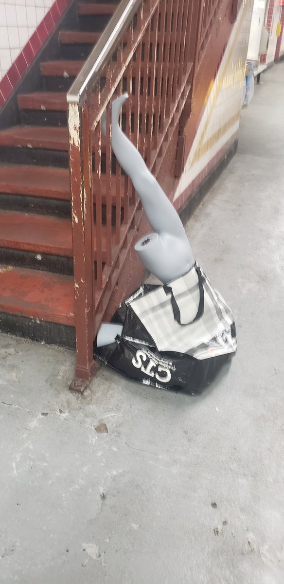 You never know what you are going to see/find at <a href="/SEPTAPHILLY/">ISEPTAPHILLY</a>'s Broad Street Subway City Hall station.