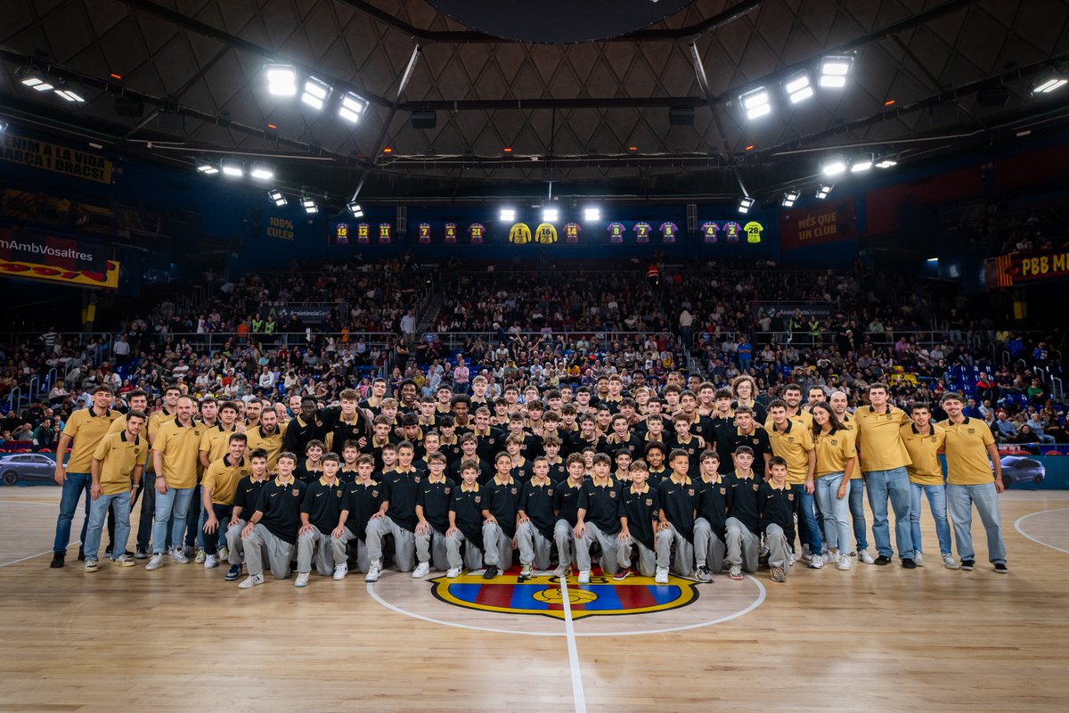 FCBbasket's tweet image. 𝐋𝐀 𝐁𝐀𝐒𝐄 𝐁𝐋𝐀𝐔𝐆𝐑𝐀𝐍𝐀 💙❤