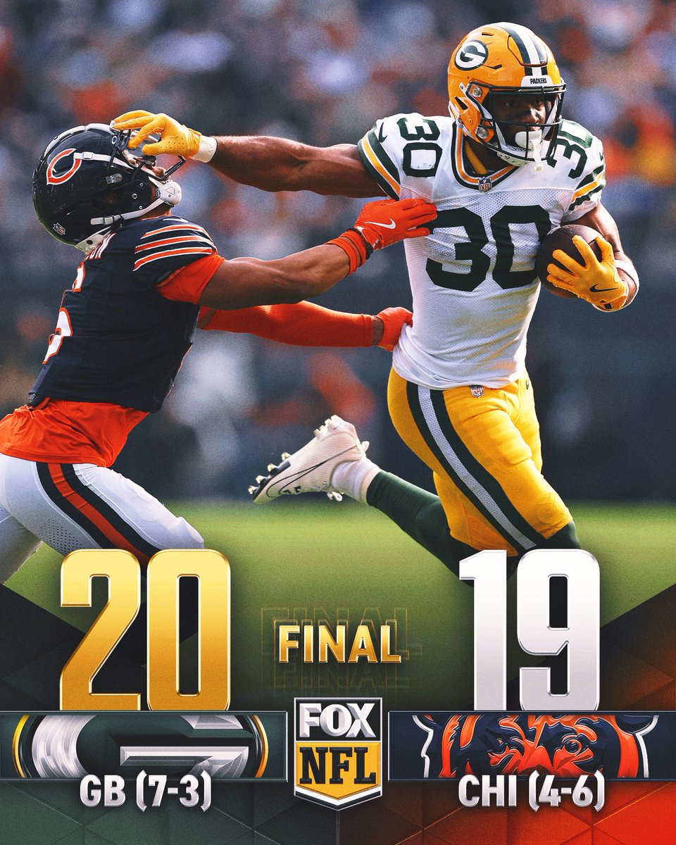 NFLonFOX's tweet photo. IT'S BLOCKED! 😱

The Packers hold on for the win in Chicago! https://t.co/PG1Q1Y0GLO