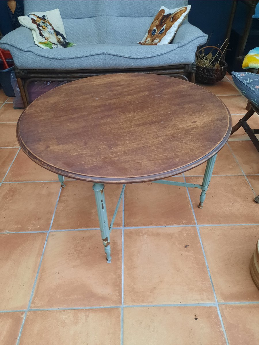 Knutselfabriek's tweet photo. Het is weer zondag. Dus tijd voor de random foto's van de week.
Doe ermee wat je wilt ๐
Tafeltje is te koop trouwens.
#randomfoto #zondag https://t.co/Uh9RDAjIj6
