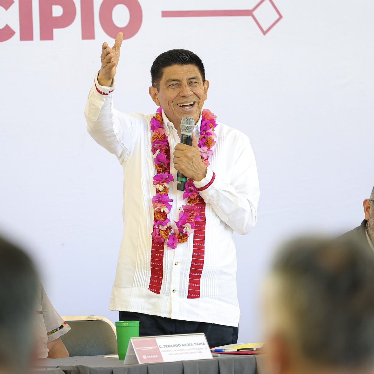 Eviel Pérez Magaña (@evielpm) on Twitter photo Felicidades al gobernador <a href="/salomonj/">Salomón Jara Cruz</a> por su segundo informe de gobierno. Reconocemos los avances y el esfuerzo en beneficio de Oaxaca. Que sigan los éxitos y el compromiso, porque mientras este gobierno vaya bien, a Oaxaca le irá aún mejor. ¡Enhorabuena! Felicidades al gobernador <a href="/salomonj/">Salomón Jara Cruz</a> por su segundo informe de gobierno. Reconocemos los avances y el esfuerzo en beneficio de Oaxaca. Que sigan los éxitos y el compromiso, porque mientras este gobierno vaya bien, a Oaxaca le irá aún mejor. ¡Enhorabuena!