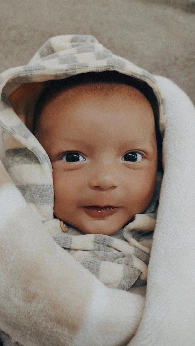 com_amor_cla's tweet photo. Ser mãe do Dylan tem me moldado em tantas camadas que agora acredito que nem eu perceba totalmente quais camadas. Tem sido a função mais difícil e a mais honrada que Deus poderia ter me dado. https://t.co/HlYqnpI9rZ