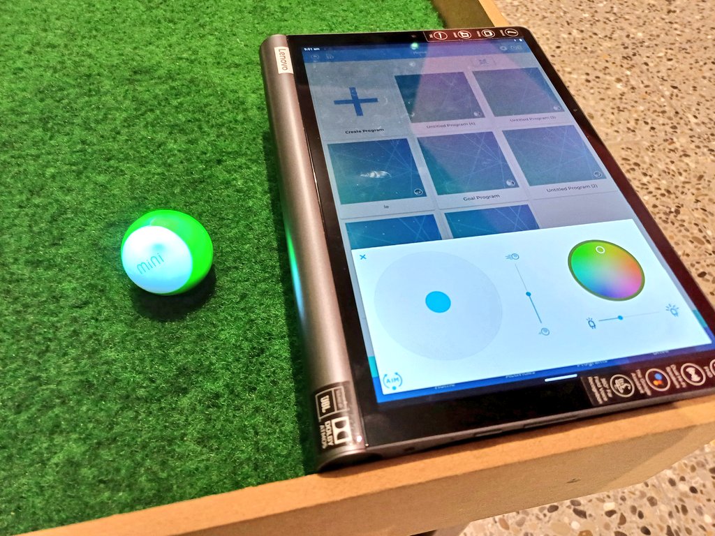 MMagdowski's tweet image. - das #Matatalab
- den kleinen süßen @KUBO_Robot 
- die runden @Sphero-Roboter und die @SpheroEdu-App
- kleine @Ozobot|s zum Programmieren mit farbigen Linien
- einen @makeymakey für ein #Möhrenklaviar