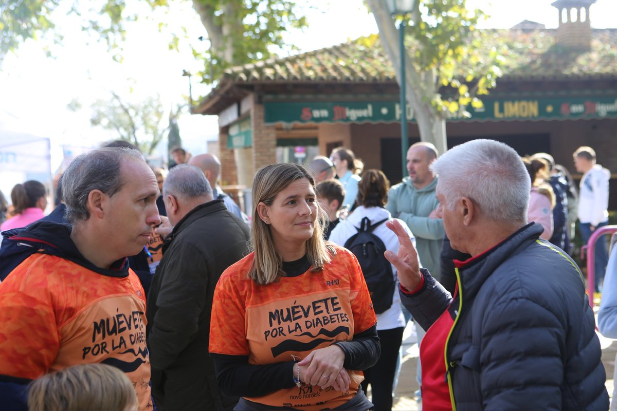 DipuToledo's tweet photo. 🏃Hoy @aditotoledo ha celebrado su carrera anual con la que visibiliza la diabetes.

💊Varios de nuestros diputados han querido acompañar a la organización y ser partícipes de esta iniciativa. 

#DiputaciónToledo 💚
#HacemosProvincia 🤝 https://t.co/1JK6rF5Pd7