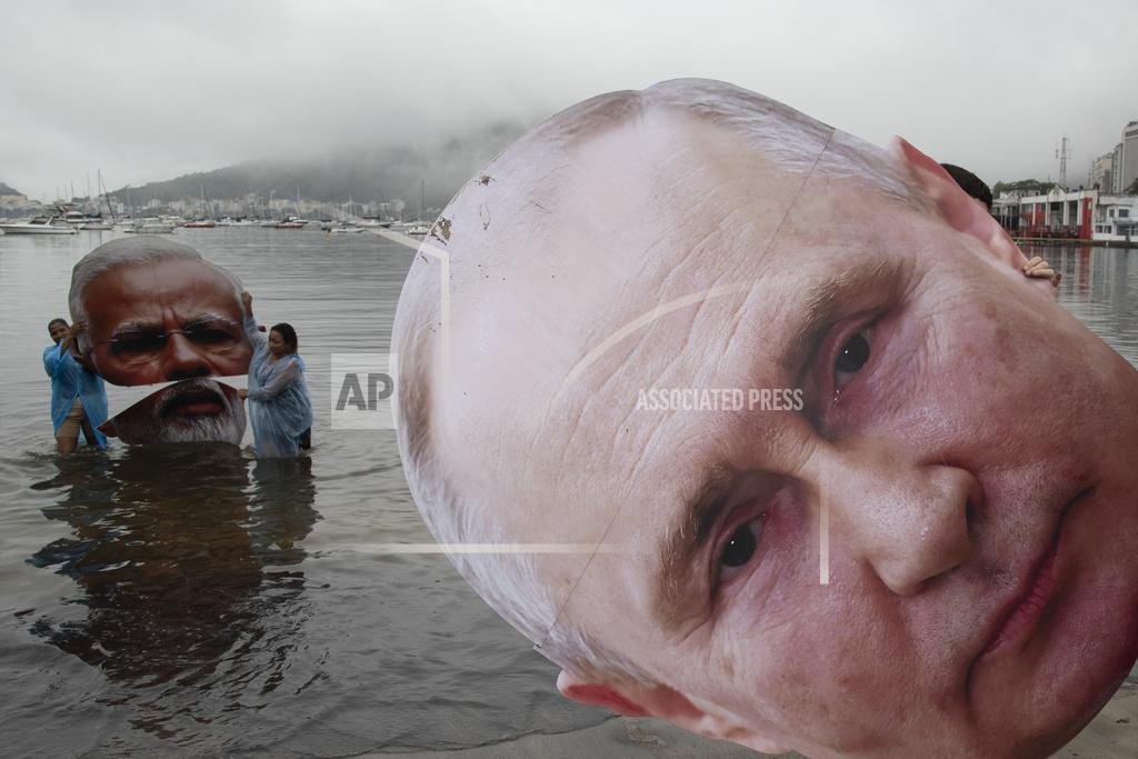 Curious click from a pre-G20 protest in Rio, by <a href="/brunaprado/">Bruna Prado</a>  📷