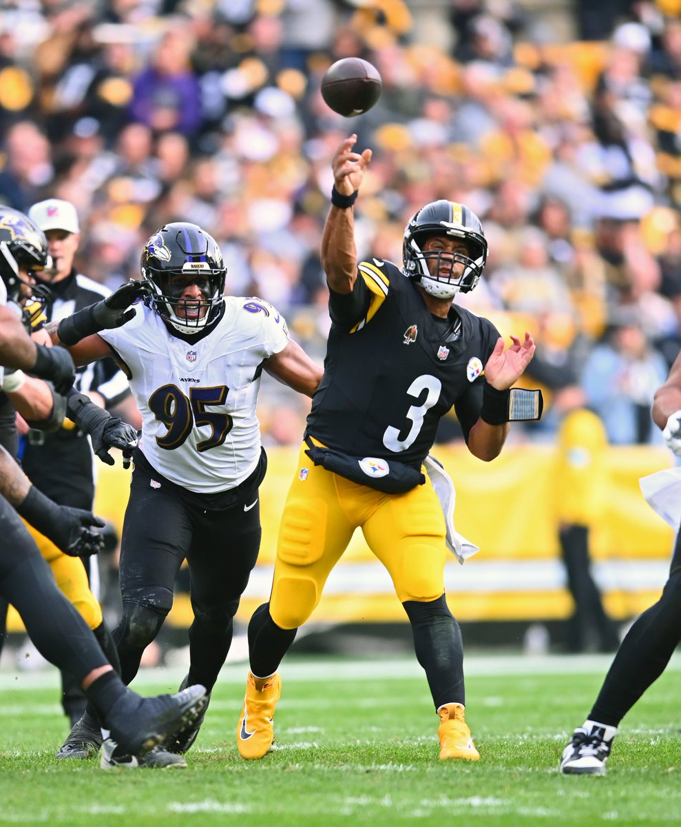 RUSS IS 4-0 WITH THE STEELERS AND HAS THEM ATOP THE AFC NORTH 🔥