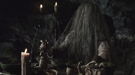 TheCinesthetic's tweet photo. Sleepy Hollow (1999) dir. Tim Burton https://t.co/eUFR2WORqw