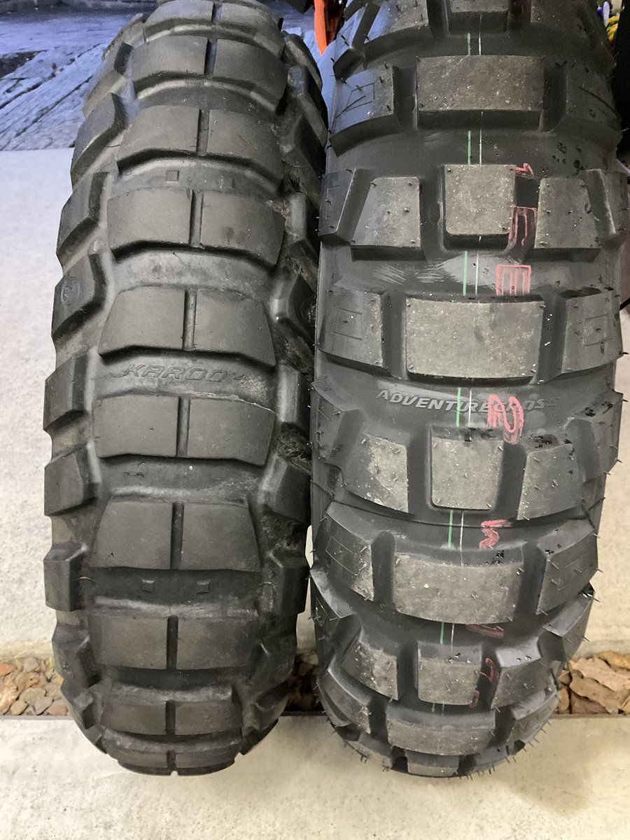 KTM819O4's tweet photo. #1290SuperAdventureR #KAROO4 #AX41 #自己ベストはどちらか ？ https://t.co/cf7G8wNuzy