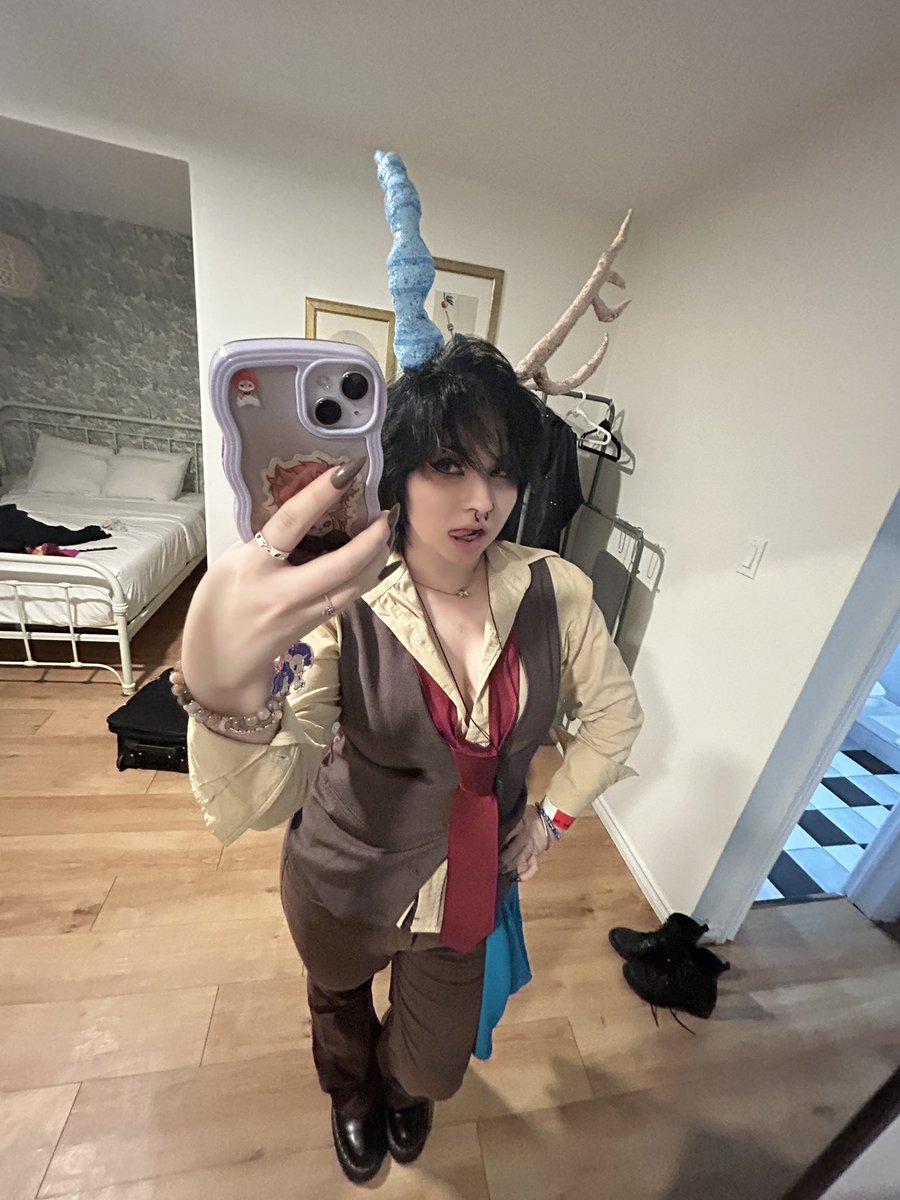 phosphq's tweet image. i love you @LivingTombstone i made fnaf and mlp art listening to ur music in elementary school XD YAY DISCORD!