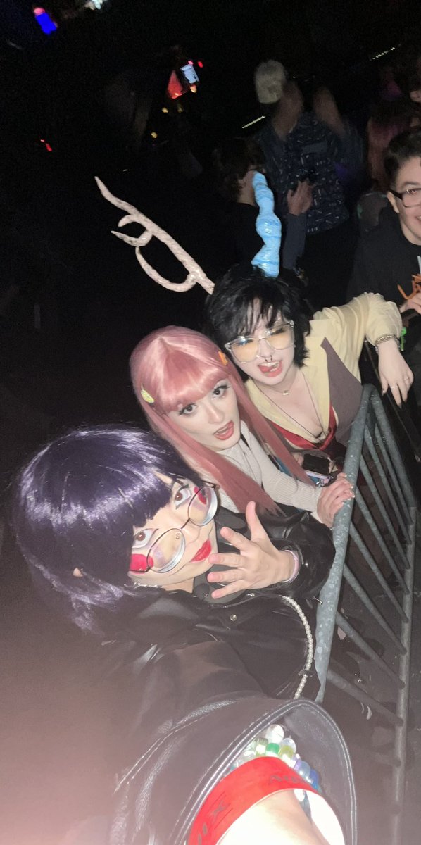 phosphq's tweet image. i love you @LivingTombstone i made fnaf and mlp art listening to ur music in elementary school XD YAY DISCORD!