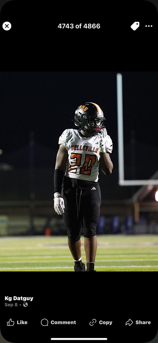 finished my senior season with 2 sacks 18 tfls 5 assists thank you god 🙏🏾  hudl.com/v/2QrTy8