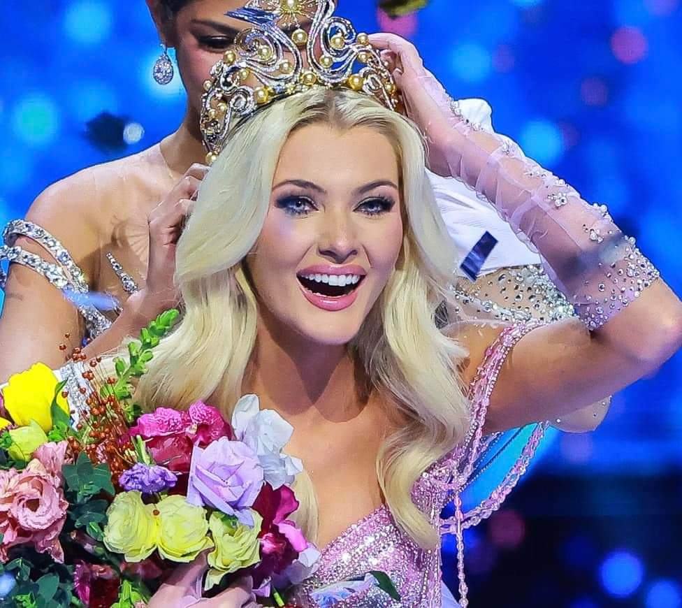 _Estiilos's tweet photo. #MissUniverso 😍😍😍 https://t.co/EcNwI3Iswc