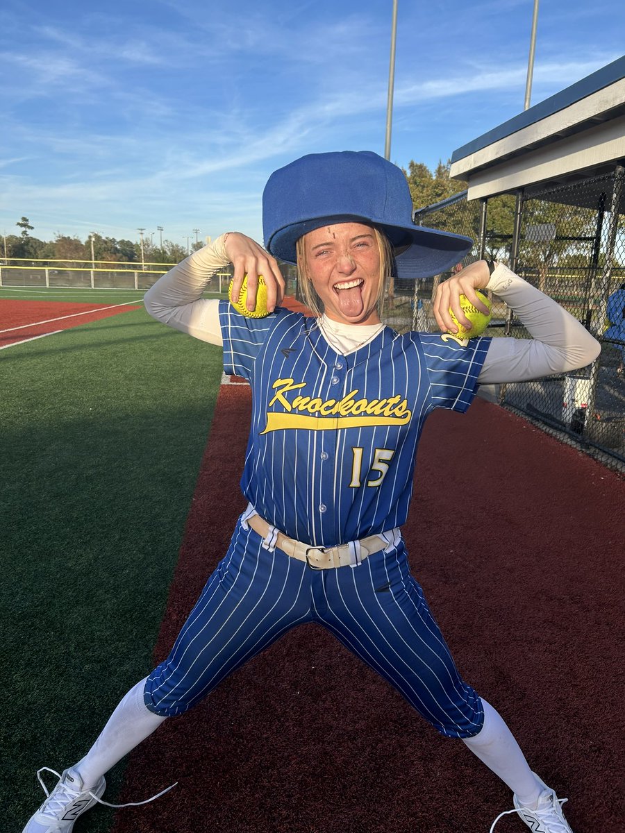 Knockouts_Cole's tweet image. Bombs away! These Knockouts finished the fall season strong! 

@2025SarahWalker 💣
@courtneyc2025 💣
@kk_bolding 💣💣 including a season-ending walk-off grand slam!!! #DoItDifferent #GoKnockouts #family