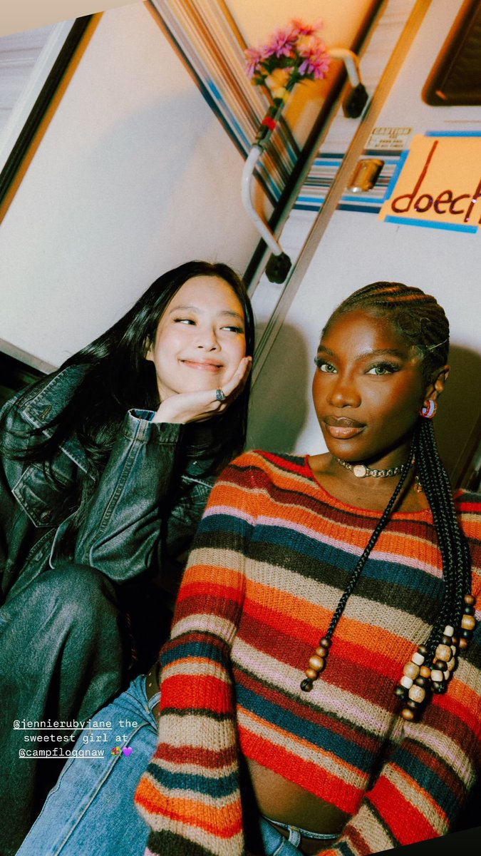 EDoechii's tweet photo. Doechii with BLACKPINK’s Jennie at the Camp Flog Gnaw Carnival 🖤🐊 https://t.co/ccYZScVc6v