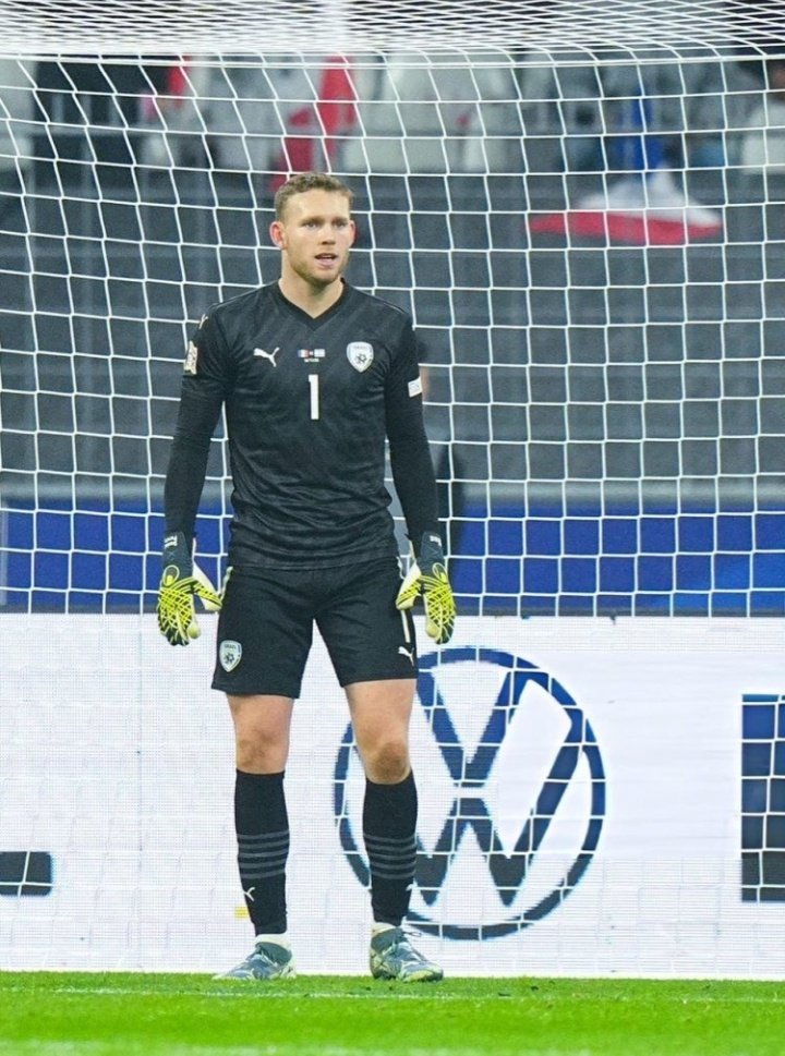 Daniel Peretz (🇮🇱-'00).

Arquero infravalorado por su nacionalidad, pero que dejó dos grandes actuaciones ante Francia y Bélgica. Buen posicionamiento y grandes reflejos. Sacó todo bajo los 3 postes. A seguirlo! 🔝🧤