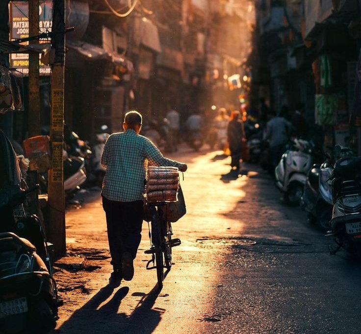 knowbodiii's tweet image. คำว่า"ไหว"ของแต่ละคน
มันไม่เหมือนกัน
บางคนไหว แต่ข้างในพังหมดแล้ว
บางคนไหว เพราะไม่มีทางเลือก
บางคนไหว ทั้งที่หาความสุขไม่เจอ
และบางคนไหว เพราะแค่หวังว่าบางทีมันอาจจะดีขึ้น