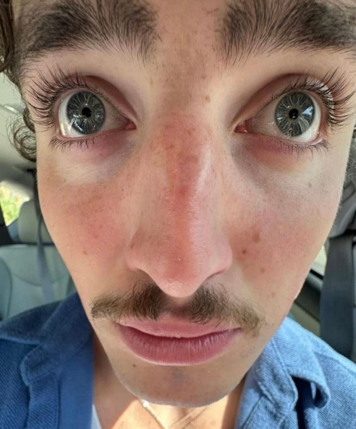 chrisrobbies's tweet photo. last thing leon s kennedy sees before he crashes out and realizes im not the real luis https://t.co/Zrc1XdGbDP