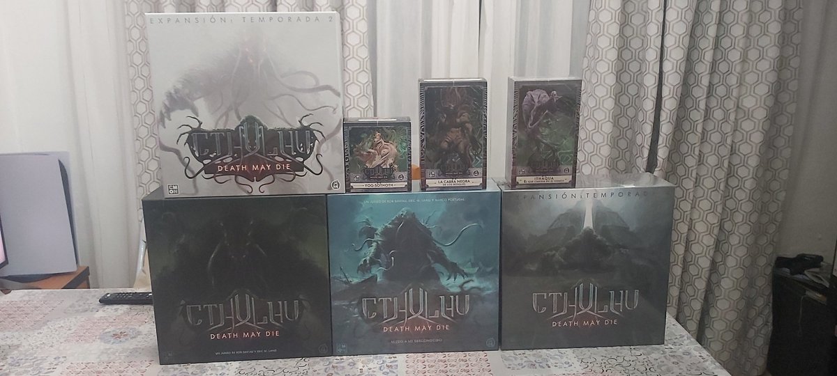kukitsugamer's tweet photo. @DiscipArmitage Penelope tengo Cthulhu para años, saludos de un fan, viva cthulhu https://t.co/h4a0YDZH8c