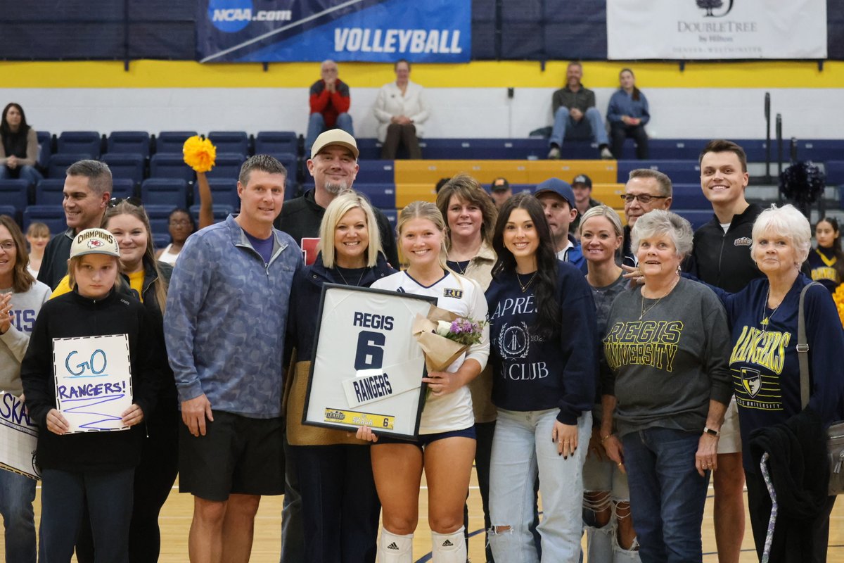 RegisVolleyball's tweet photo. This group 🥹 

Halle, Bre, Hannah, Amelia–thanks for everything. We're not done yet!

#RegisVolleyball #RangerUp https://t.co/89qJPBpYrT
