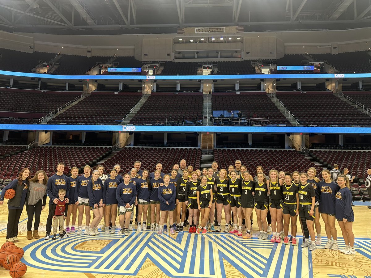 BrianFulton34's tweet image. Incredible experience today, Riverside Girls Basketball had the opportunity to play Kirtland today at Rocket Mortgage Field House. Great time was had by both Schools. @KirtlandGBB @RHSCourtsideCLB @Riverside_athl @RHS_beavers @RLSD_Beavers