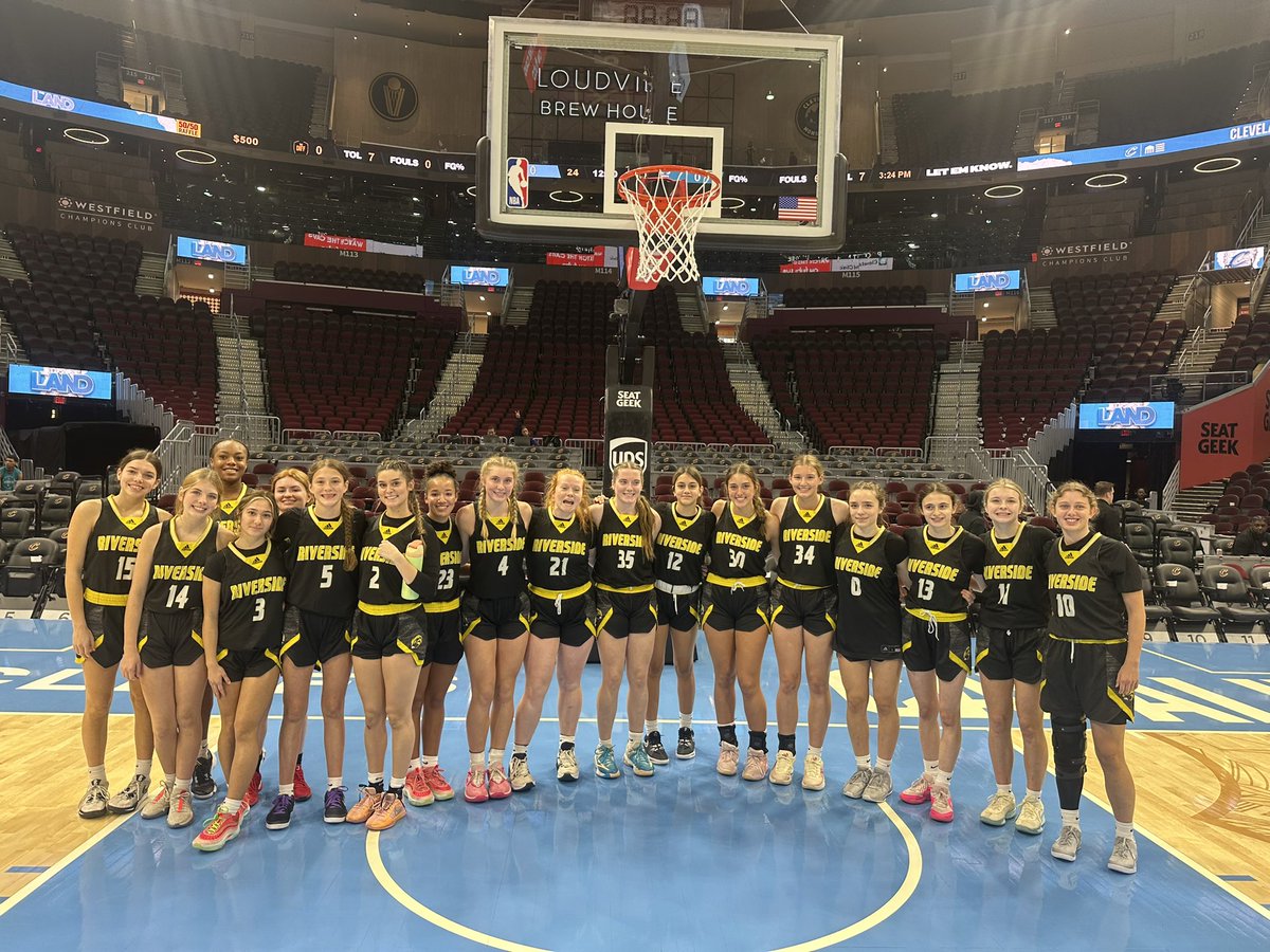 BrianFulton34's tweet image. Incredible experience today, Riverside Girls Basketball had the opportunity to play Kirtland today at Rocket Mortgage Field House. Great time was had by both Schools. @KirtlandGBB @RHSCourtsideCLB @Riverside_athl @RHS_beavers @RLSD_Beavers