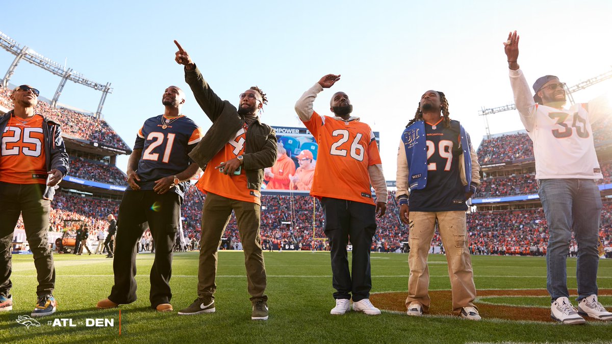 Broncos's tweet photo. Often imitated, never duplicated. 🚫✈️ https://t.co/MtNby0LoII
