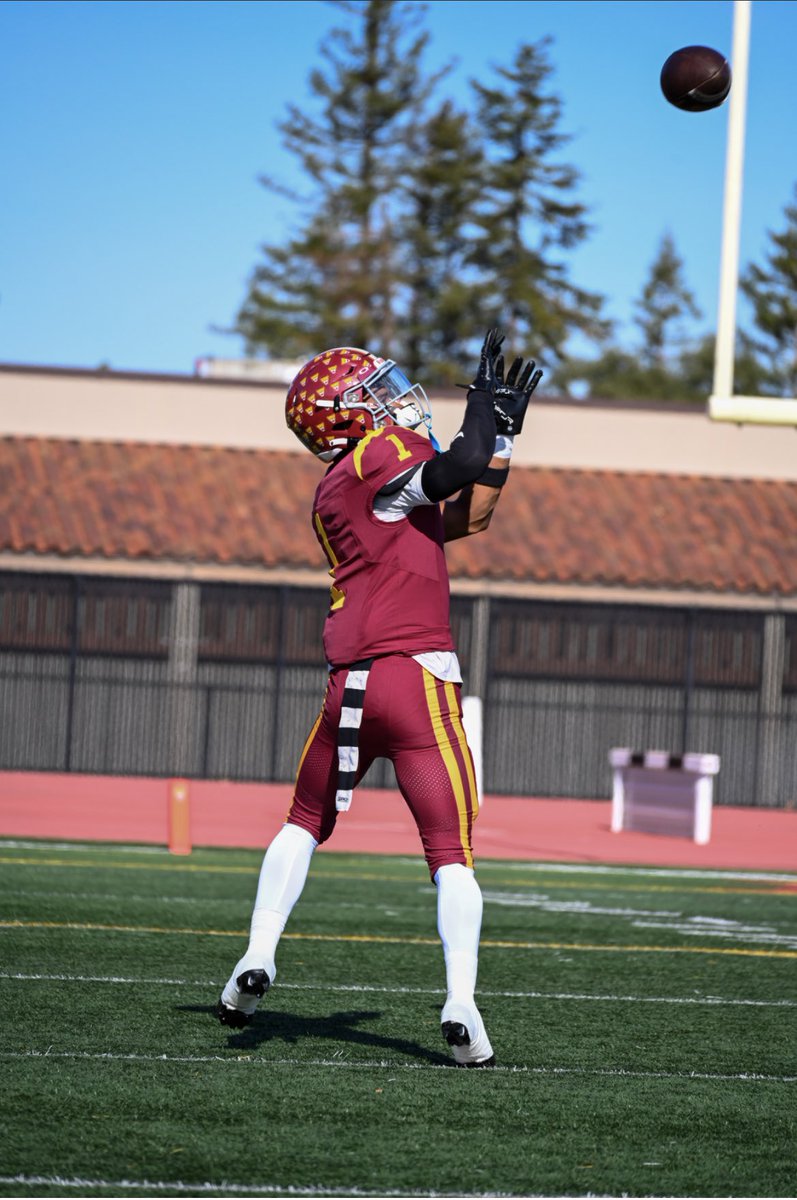 ThatBoyDevo's tweet photo. Week 9 Highlights (9-0)
3 Rec 100 Yds 2Tds
Full Tape👇🏾
https://t.co/cqyJU9nQ99
@Coach_Dags @CurtisRocklin @noiceysports @coachcurtis42 @JGonzalesJr10 @JUCOFFrenzy https://t.co/dWieDnlrPL