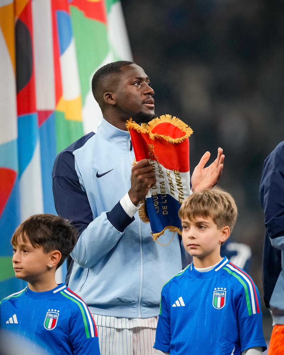 IbrahimaKonate_'s tweet image. Un immense honneur ©️ une belle victoire pour clôturer 2024! 🇫🇷 @equipedefrance