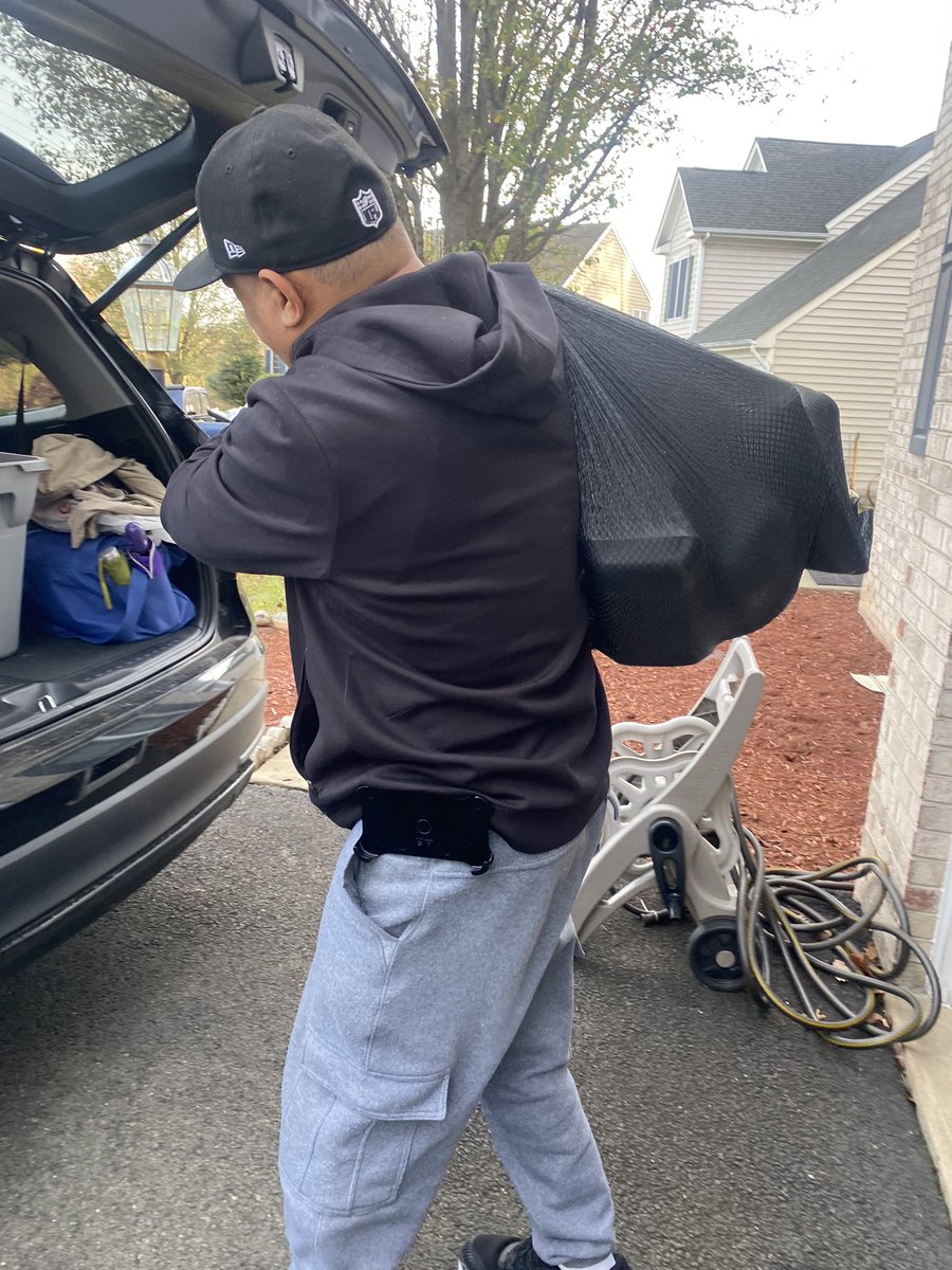 B.R.A.V.E.458 family locked and loaded and ready to go serve! B.R.A.V.E.458 family would like to thank all that gave and continues to give to the mission and vision.$Brave458. brave458.com In the community, for the community, about the community
#EveryoneEats