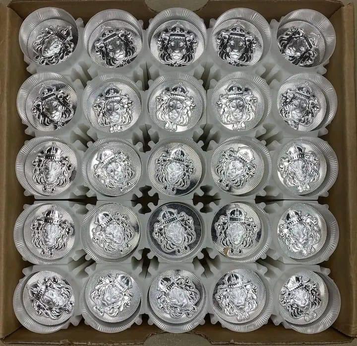 silverandgoldbu's tweet photo. 2 Oz silver Scottsdale round
Bin to claim $155 plus 🚢
#wordsilver #silverforsale #Coin #silvershot #silvercoin https://t.co/XkMgPvkPdz